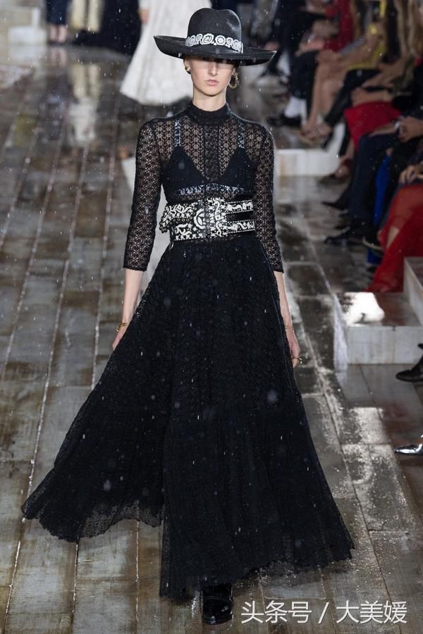 大美媛服饰迪奥2019早春度假系列时装秀