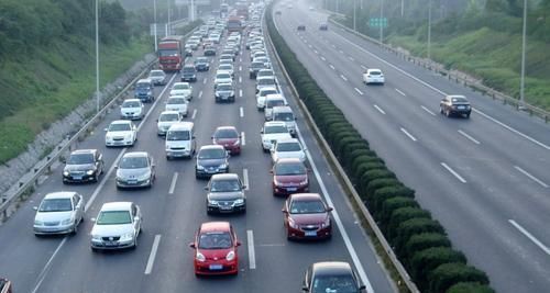  [标志]高速路上的“问号加灯泡”标志是什么意思？很多人可能还
