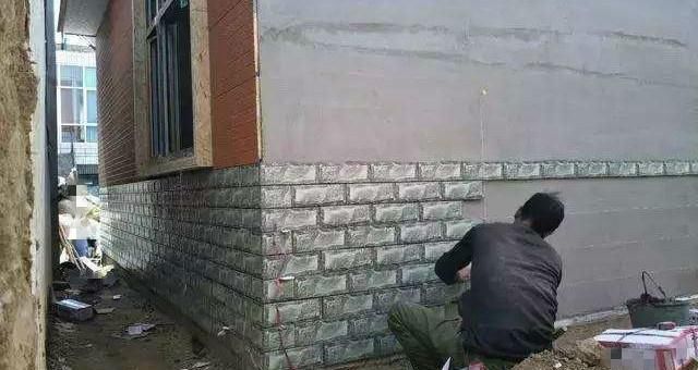  #火爆#在农村, 之前火爆的“瓷片墙”, 如今却无人问津, 这是咋