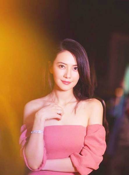 周立波爆料某某私生活 高圆圆关之琳躺枪 网友：锅从天上来