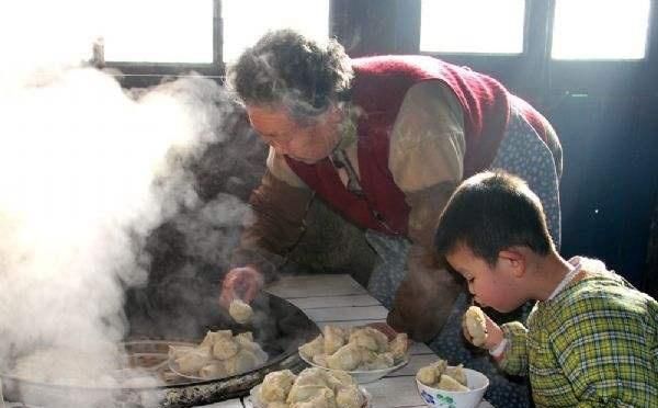  [电商]农村有三笔不显眼的小生意，现在工作的人很少，农民可以