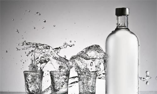  『过期』白酒到底会不会过期？酒到底是不是放越久越好？