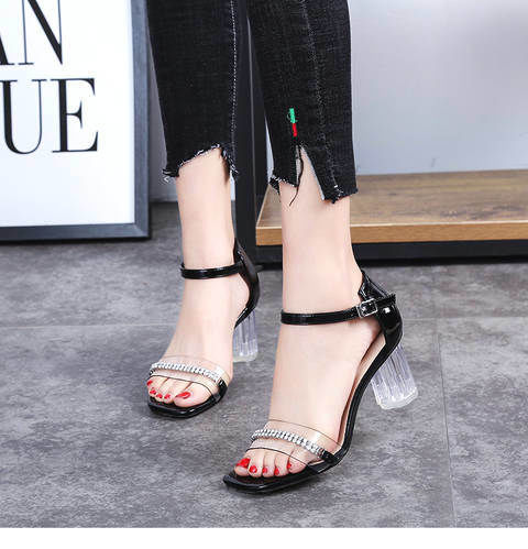 金属与透明胶垫结合的一字横带高跟鞋