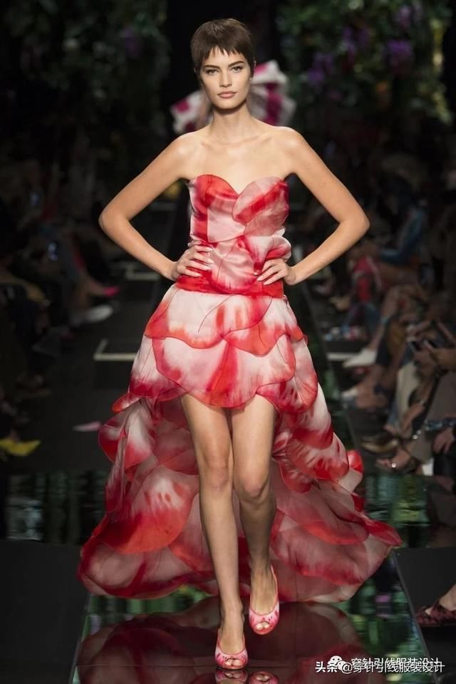  『秀场』服装设计的永恒主题——花朵，有哪些令你印象深刻的花朵秀场呢？