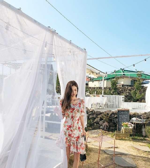 普罗旺斯■女神孙允珠：梦絮野芳普罗旺斯情调碎花裙