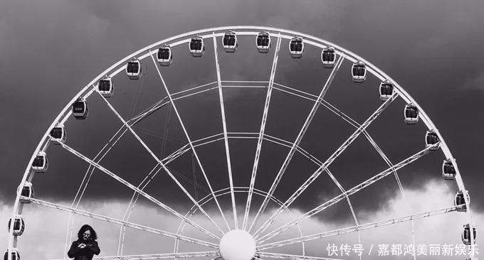  摄影师■对摄影师而言，摒弃色彩会让视觉效果更加纯粹