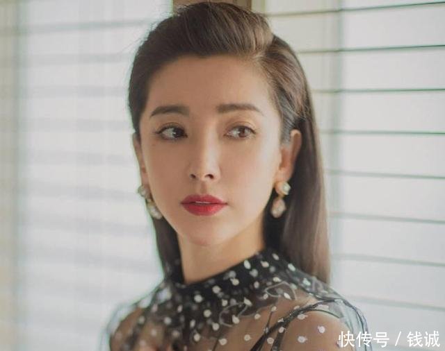 八位''穿纱裙''的女星，赵丽颖靓丽、热巴可爱，被杨颖美到了