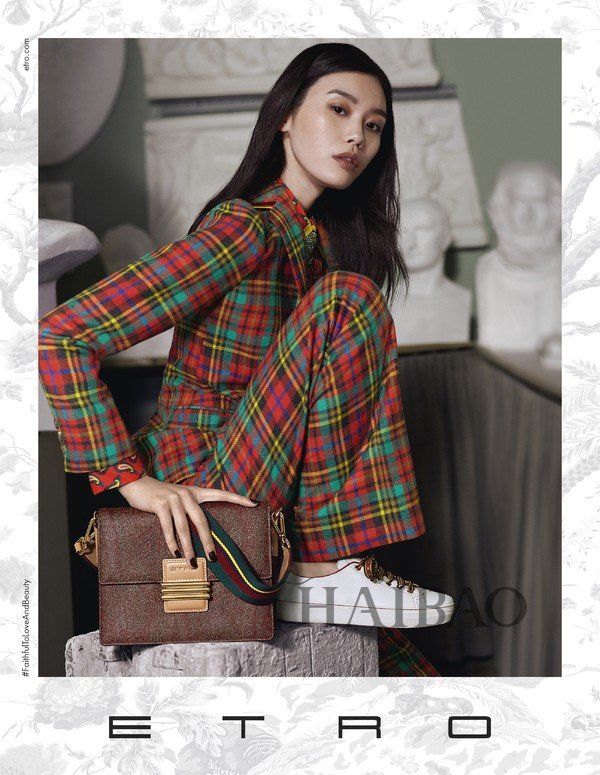 艾绰  2018秋冬系列广告大片，由中国超模奚梦瑶、纪凌尘领衔演绎