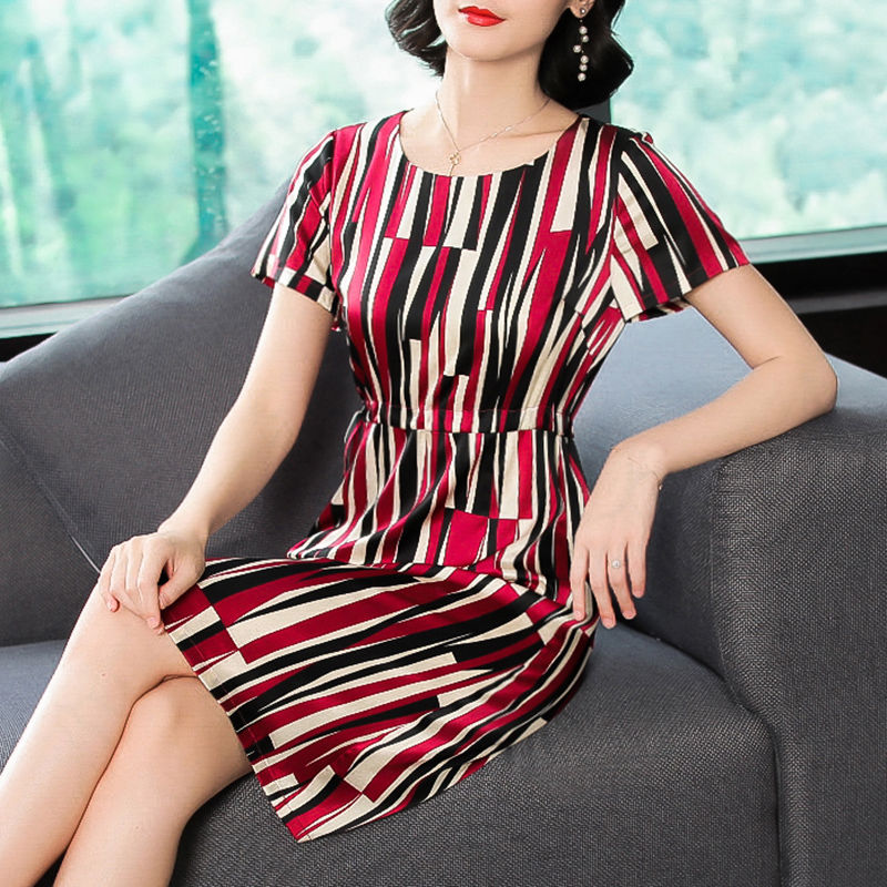 女人一辈子有一条这样的裙子就够了，老公的真爱，时尚大方巨减龄