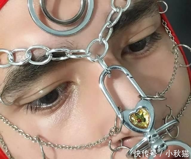  #美妆圈#20岁的他成为了美妆圈新Icon！