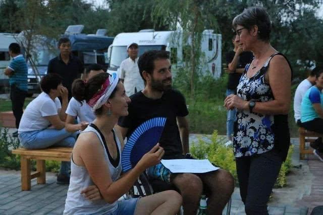 现国人都爱去国外旅游,但来华玩的老外比例却在降,原因发人深省