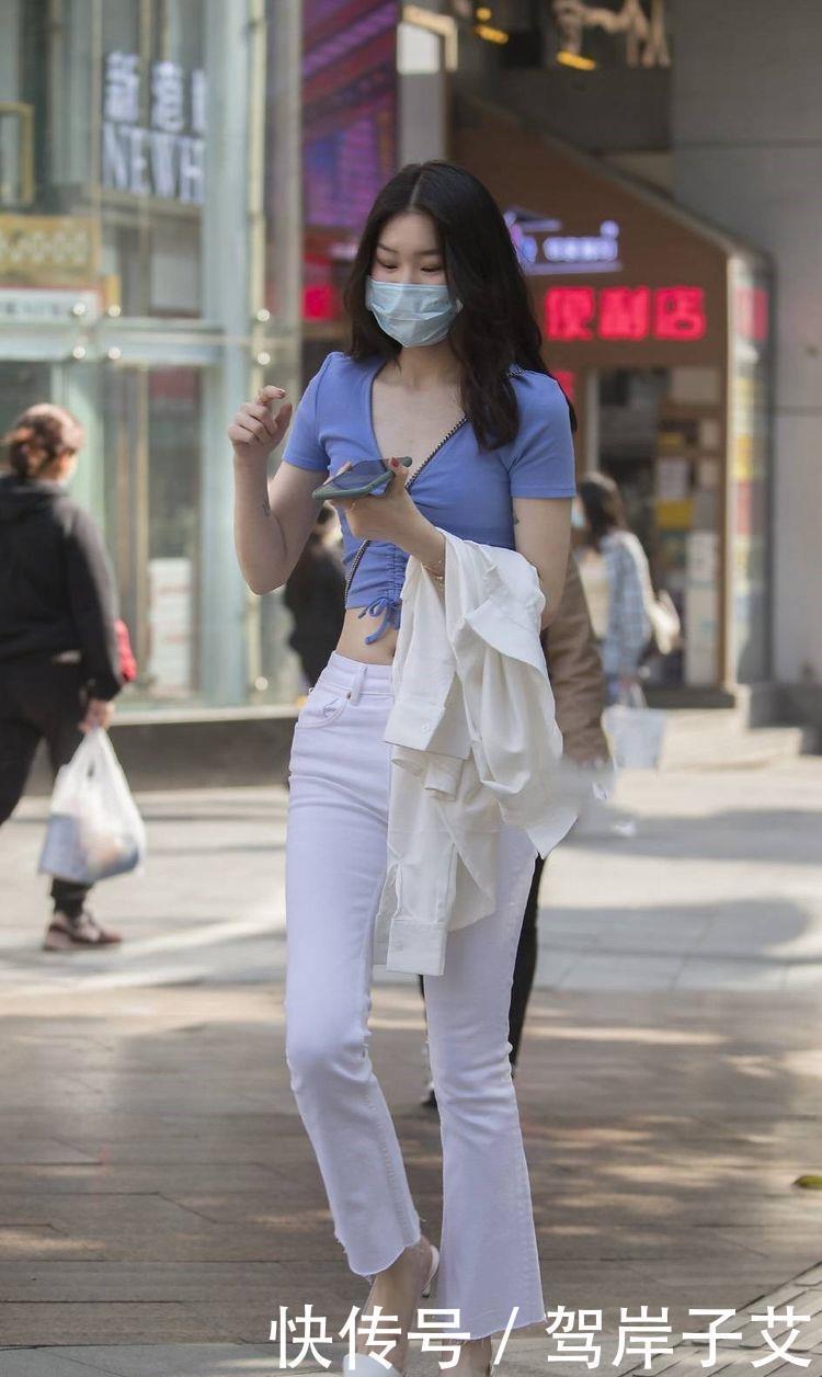小姐姐|小姐姐一条枣红色的连衣裙搭配枣红色的尖头细跟鞋,凸显优雅气质