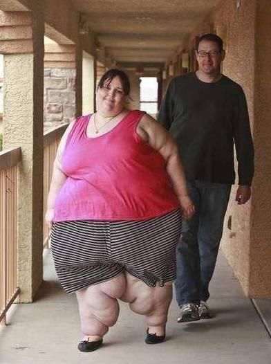 相当于一头大象的重量:世界上最胖女人,1400斤的她要挑战1吨?
