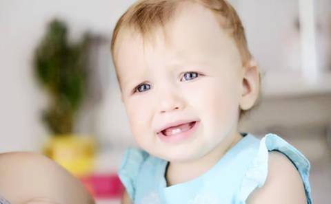 三步骤看宝宝是否出牙发烧 如何预防出牙发烧