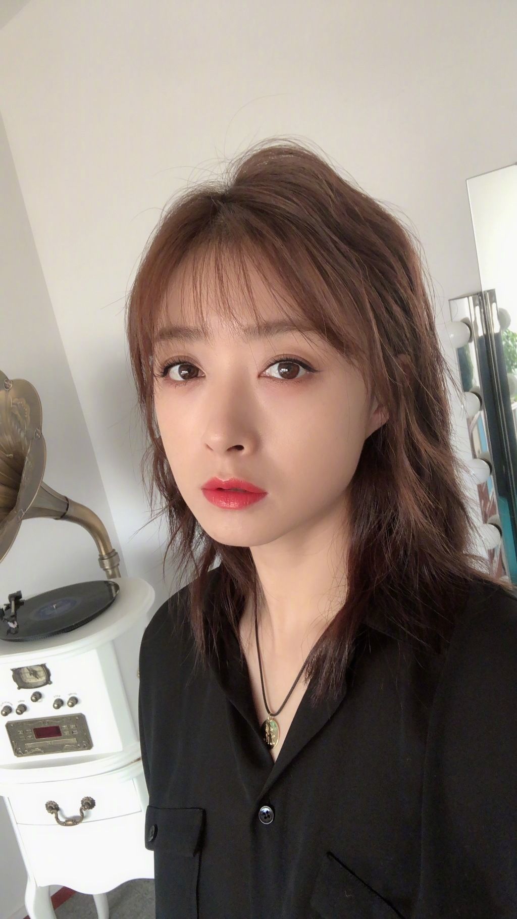 蒋欣:动人的美女气质，动人长腿姿态尽显!