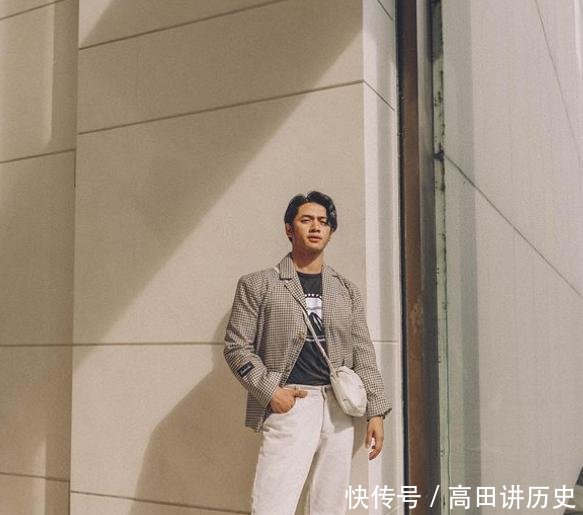  牛仔裤搭：能穿好白色裤子的男人，魅力都不会差！这样穿造型优雅时髦
