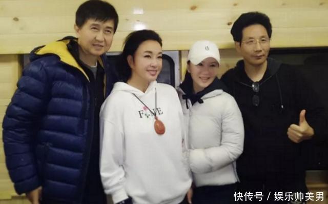 刘晓庆不服老！63穿23衣服，网友：奶奶别装了，脸都成石膏了