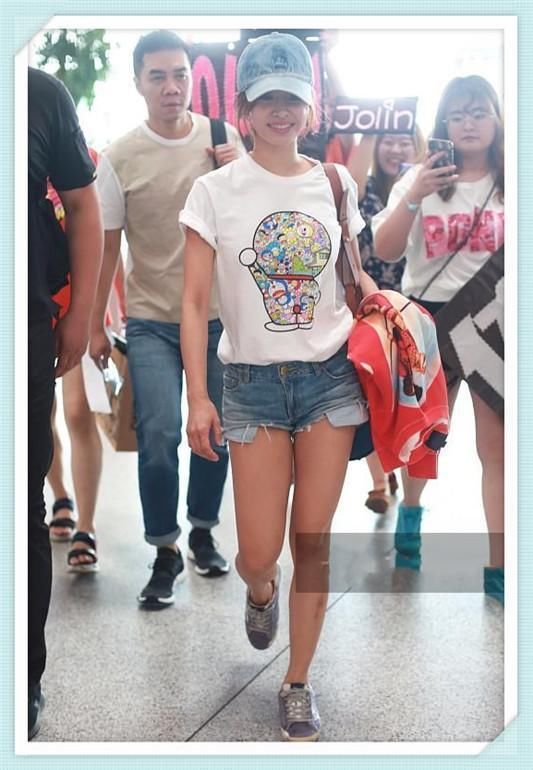 蔡依林太牛了！外套居然能当披肩用，网友：天后气场果然不一般！