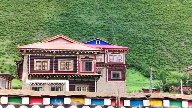 自驾川藏线色达到新龙县,路遇各种意外影响行程,有惊无险小确幸