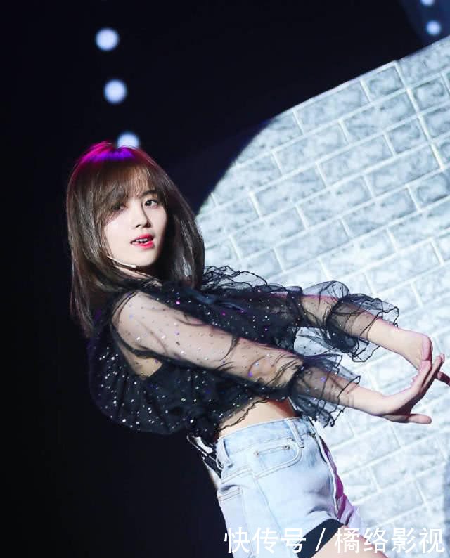 鞠婧祎短裤热舞,这么窄的短裤还要绑着,网友:小蛮腰太吸睛了