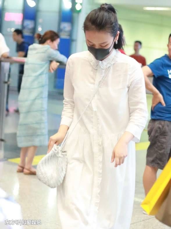 马思纯因为穿错了一条白裙，看起来胖了15斤，体重100+!