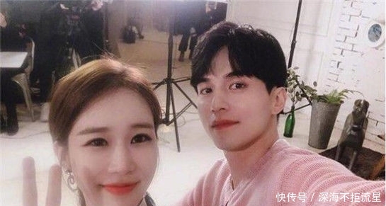 刘仁娜晒李栋旭亲密合照 出道前判若两人被指