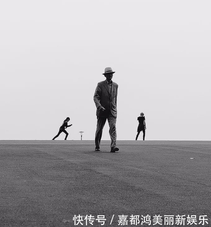 摄影师■对摄影师而言,摒弃色彩会让视觉效果更加纯粹