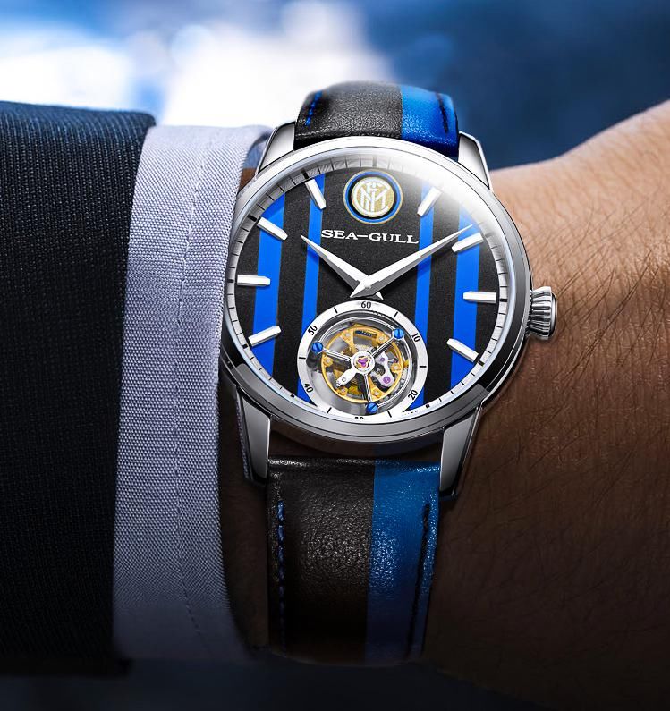 国际米兰携手海鸥发布中国球迷专属限量陀飞轮腕表