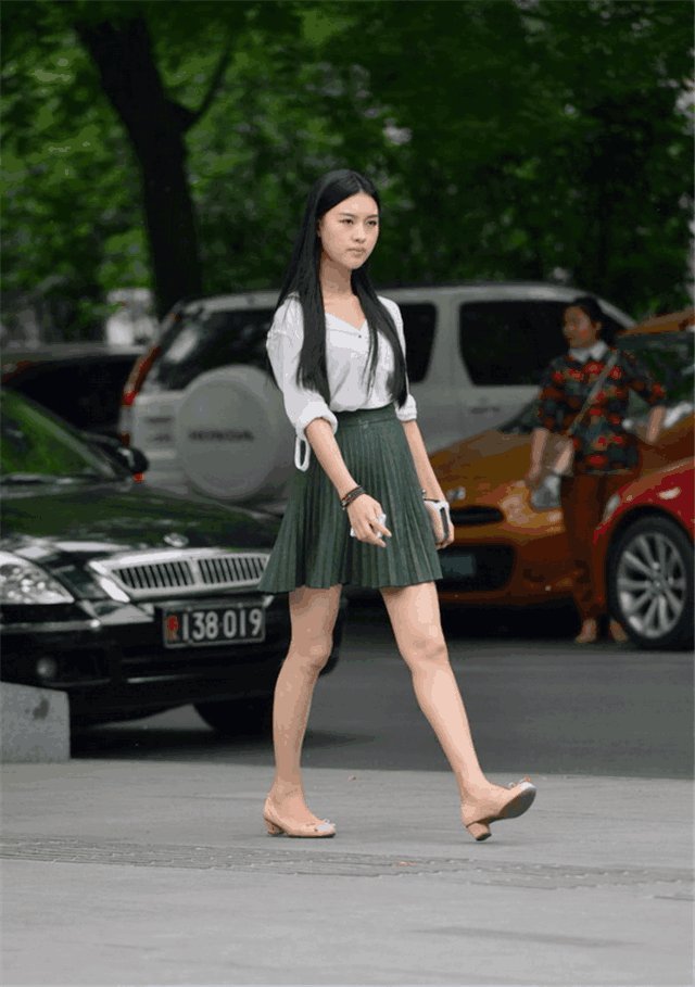 素人街拍: 相亲妹子就要像第六位那样