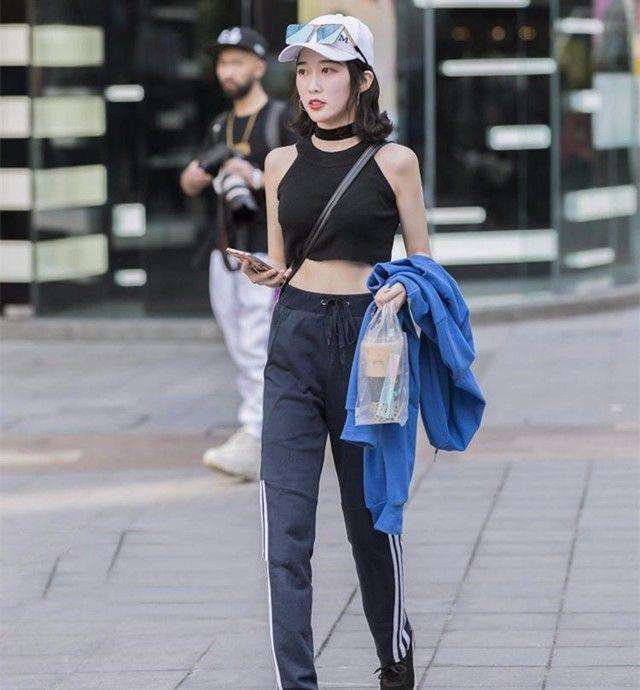 街拍: 身材好的小姐姐颜值一般不会差, 个个是女神!