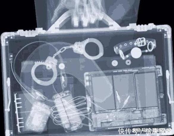 过安检时，女性的个人“隐私”，真的可以从仪器上看见吗