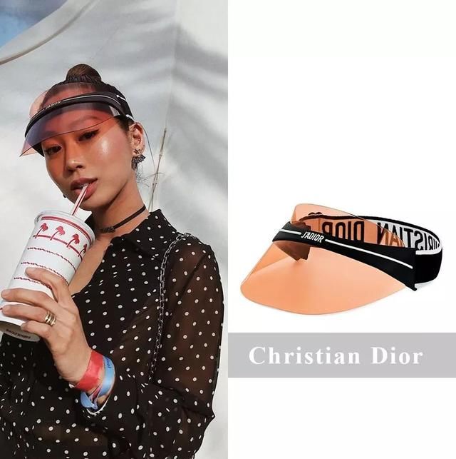 撑伞嫌费劲?时髦女防晒都选择戴这顶洋气的帽子!