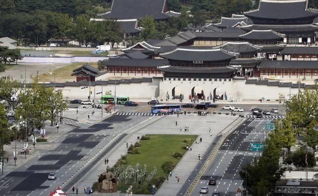 中秋假期韩国首尔成空城，5天连休，大量民众返乡高速堵成停车场