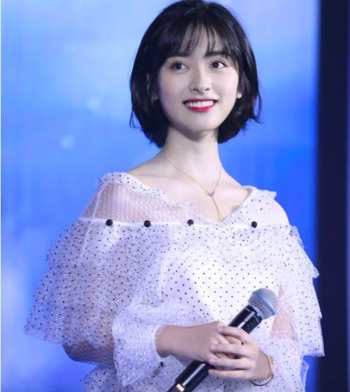 小清新沈月:穿对了衣服,邻家女孩比白富美好看~