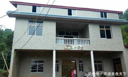 2019年开始，农村有着四类房子的将要拆除，每人补贴最少三万