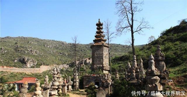 中国最神奇寺庙，建于太行山悬崖边，佛脚有泉水流淌终年不盈不涸