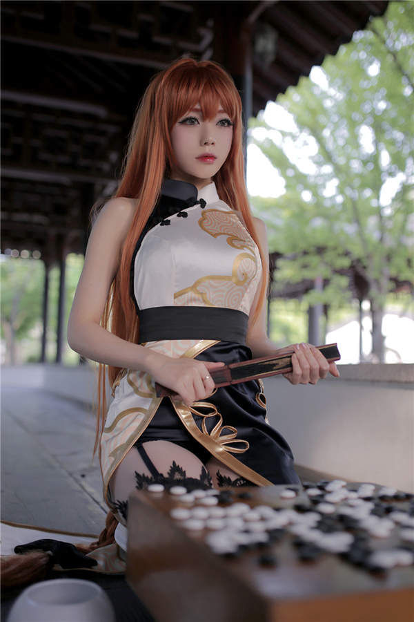 大胸御姐Cos《永远的7日之都》雯梓 旗袍在惨烈哀嚎!