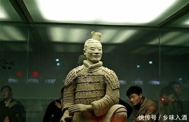 「历经」中国唯一一个没有昏君的王朝,历经10位皇帝,个个勤政