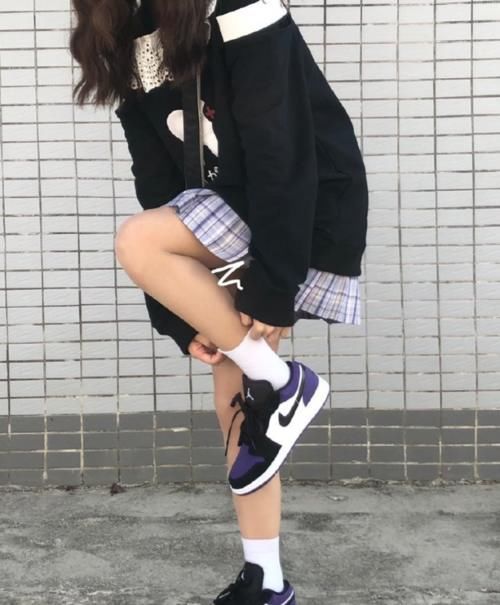  [时髦感]我终于信了，原来女生这样穿AJ才“最潮”，男生看了都自愧不如