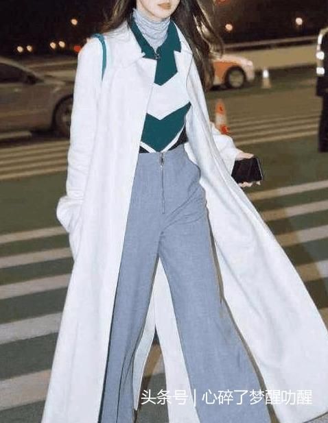 看了戚薇的腿，男人都要怀疑人生，网友：幸好嫁给外国人