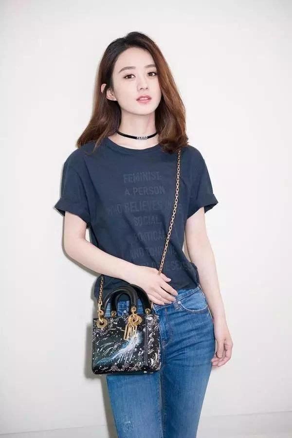 赵丽颖真会玩!“黑心包”上身，“火苗裤”也成吸睛神器!