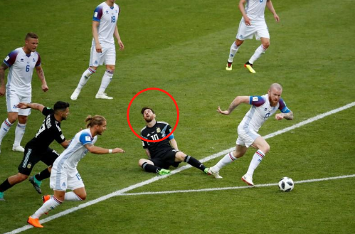 世界杯开赛第一个冷门诞生!梅西:我天生要强,冰