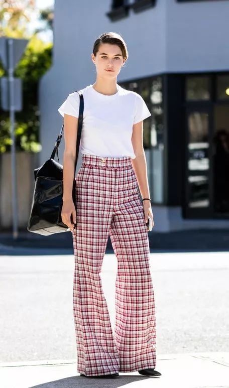 初秋穿阔腿裤，这3款绝不能碰!谁穿谁矮胖...