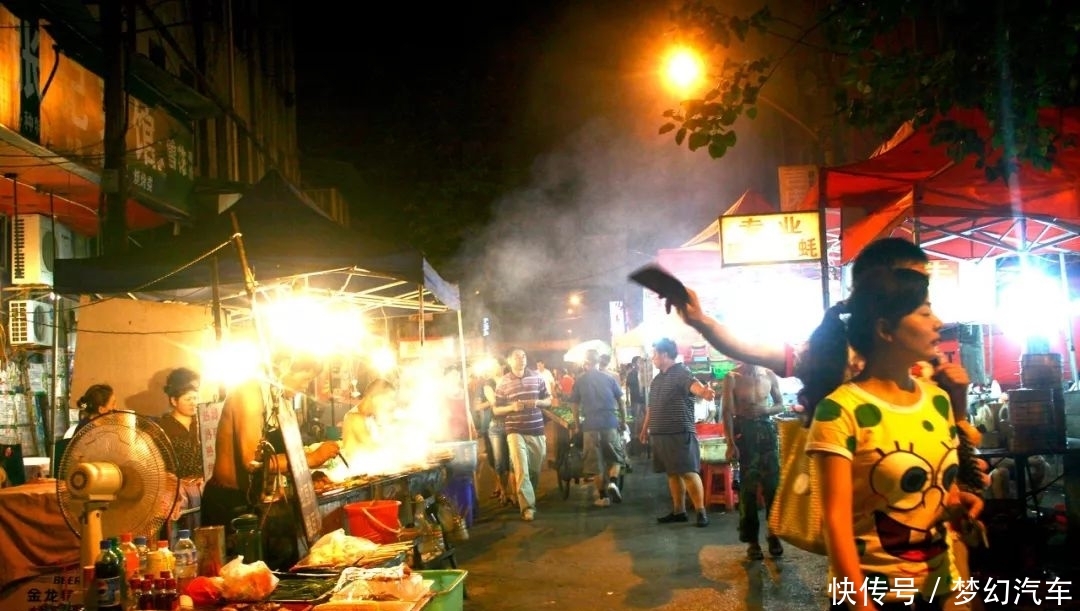 据说每个城市，都有一条适合吃货去的美食街