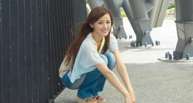 破洞牛仔裤怎么搭配，潮搭请看这里