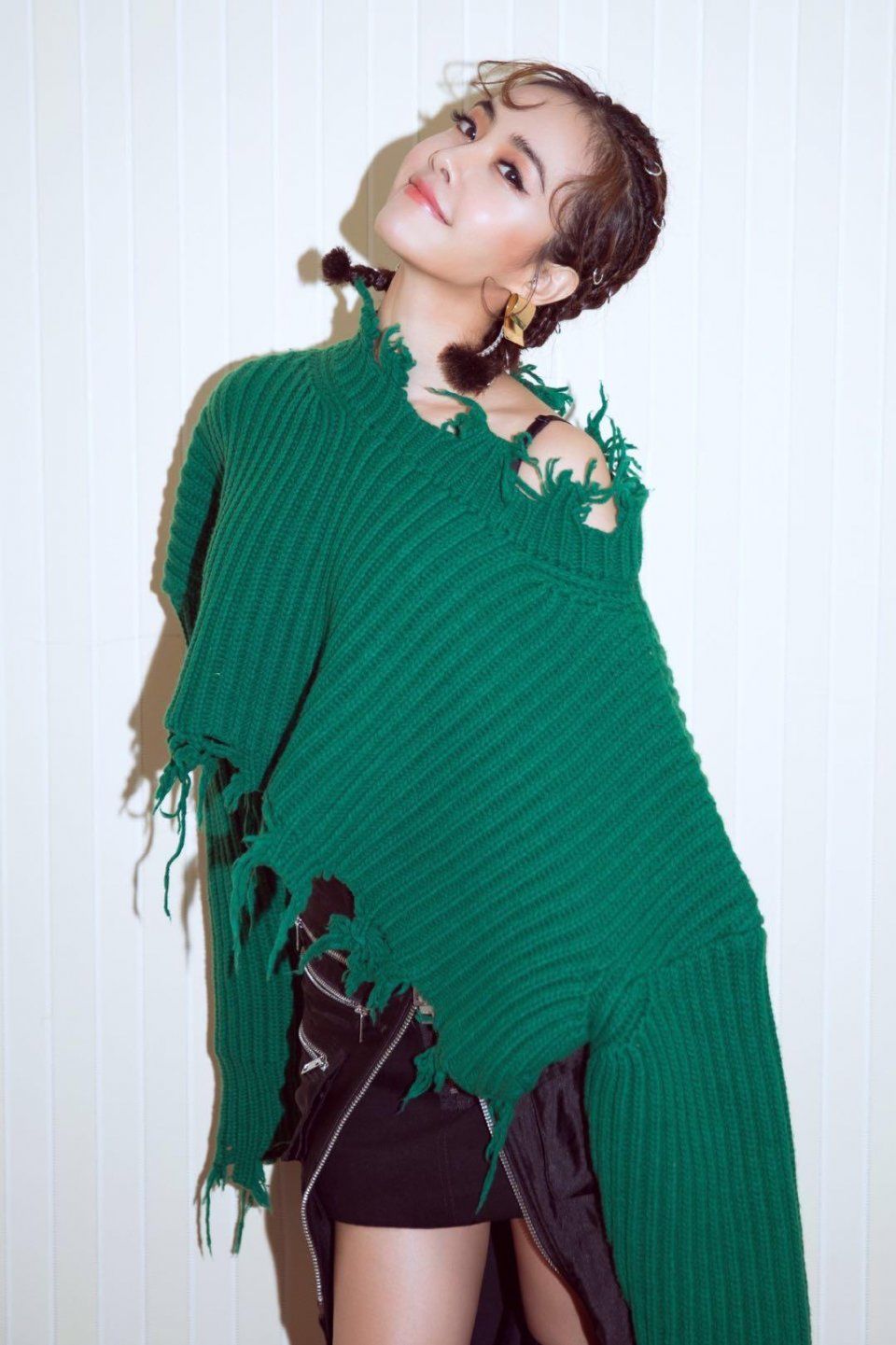 吴昕学孙怡唐艺昕梳超火双马尾，结果少女感变装嫩，看得人好尴尬