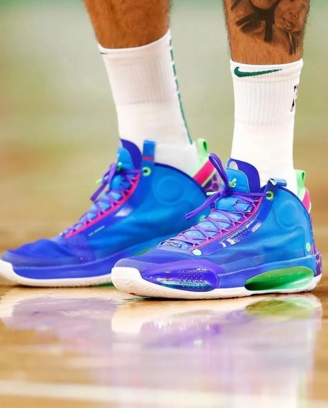  「球鞋」NBA球员上脚：塔图姆这赛季穿的球鞋，超多AJ34个人配色！