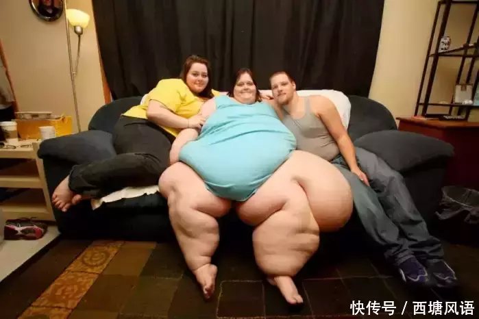 全球6个“十分特别”的女人: 有人像芭比娃娃, 有人胖到走不动路!