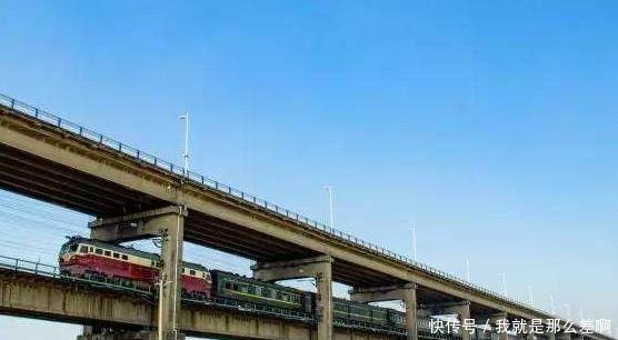 中国火车站最多的地级市，曾经和重庆齐名，如今沦落为四线城市！