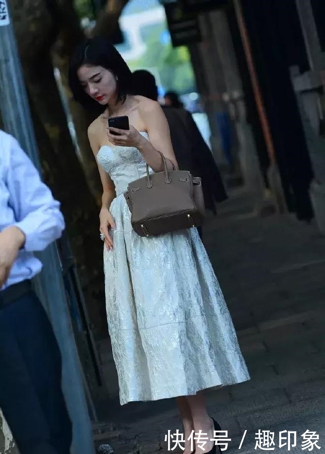  『搭配上』女性想要变得气质迷人, 一双高跟鞋是你不能缺少的